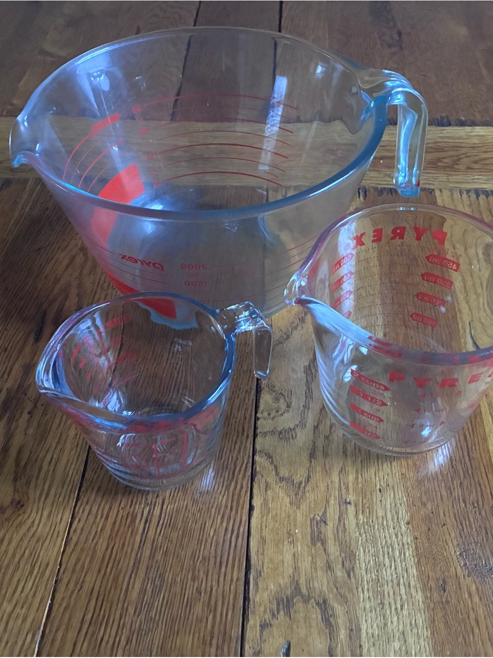 Glass Measuring Cup Set: Pyrex 8 cups, Pyrex 2 cups and 1 cup Anchor hocking